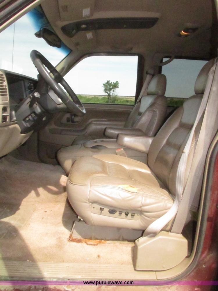 image for item H4638 1998 GMC Yukon SLE SUV