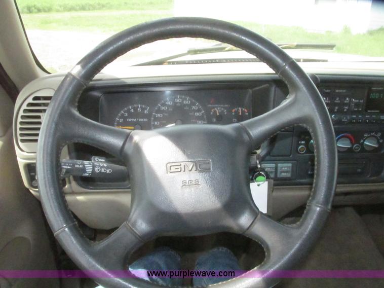 image for item H4638 1998 GMC Yukon SLE SUV