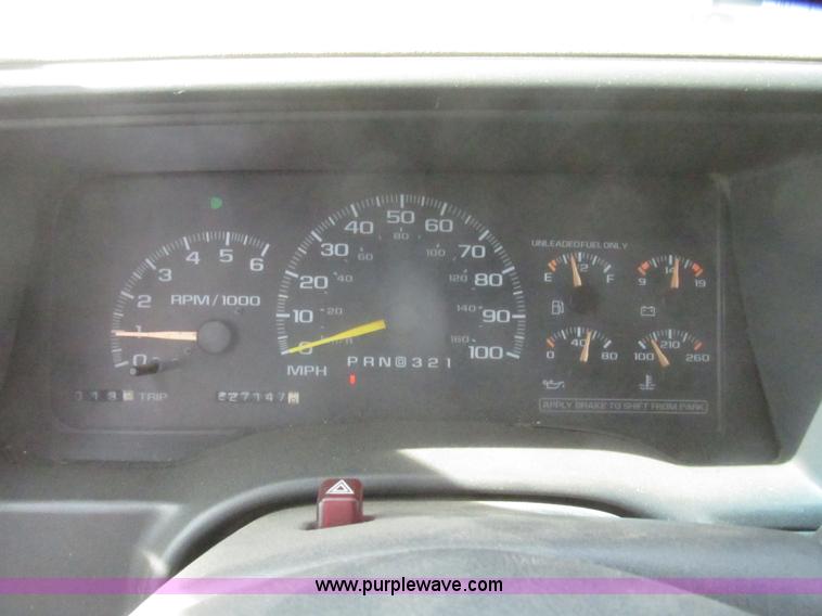 image for item H4638 1998 GMC Yukon SLE SUV