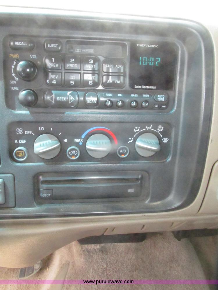 image for item H4638 1998 GMC Yukon SLE SUV