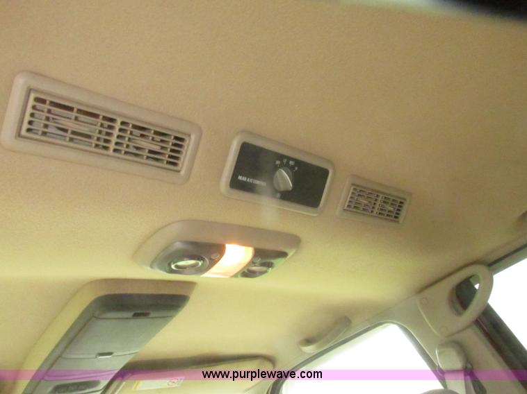 image for item H4638 1998 GMC Yukon SLE SUV