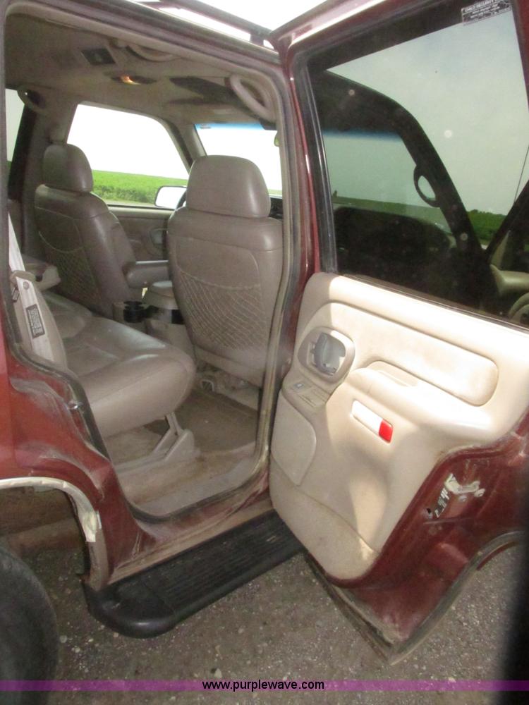 image for item H4638 1998 GMC Yukon SLE SUV