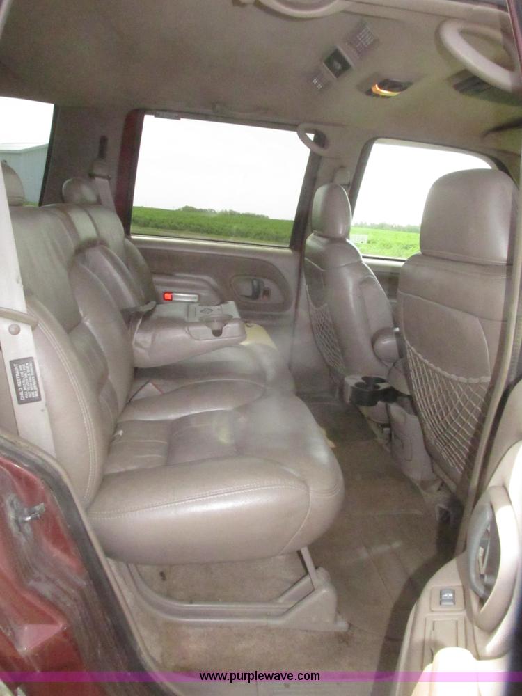 image for item H4638 1998 GMC Yukon SLE SUV