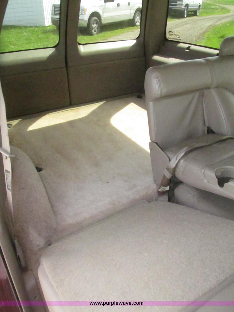 image for item H4638 1998 GMC Yukon SLE SUV