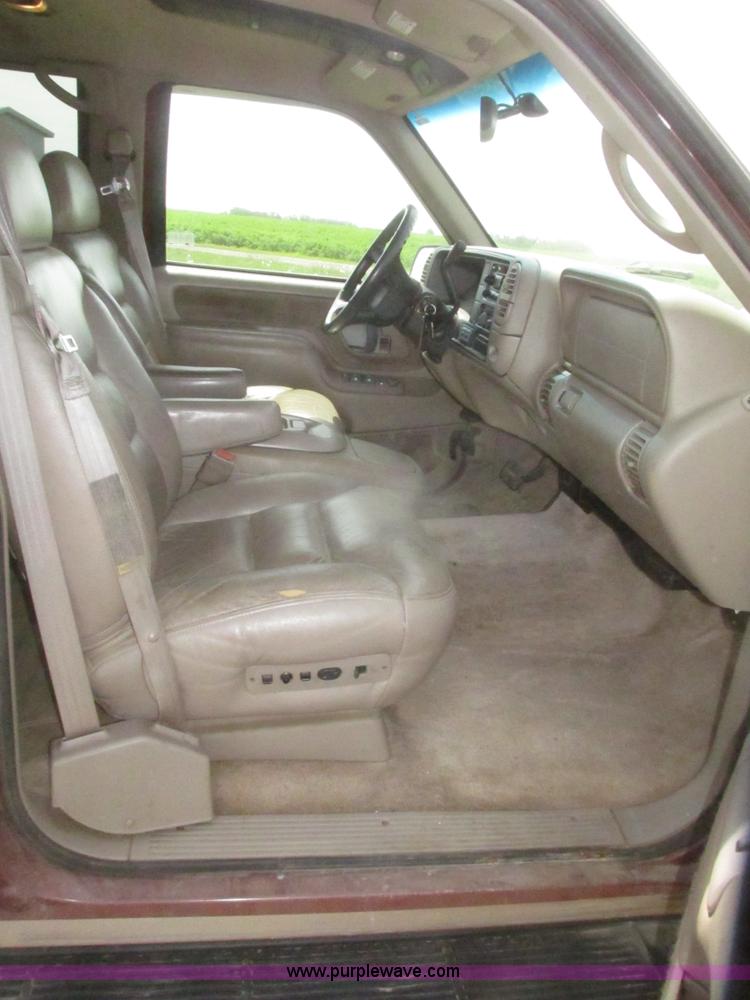 image for item H4638 1998 GMC Yukon SLE SUV