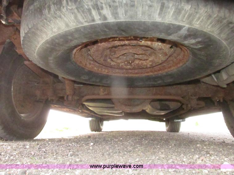 image for item H4638 1998 GMC Yukon SLE SUV