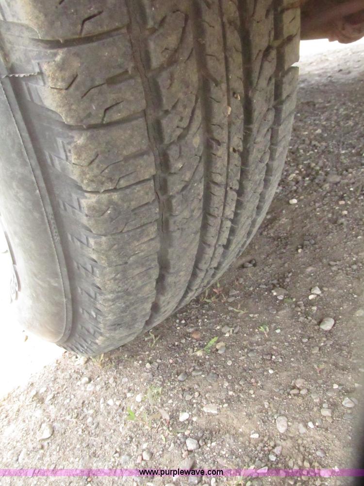 image for item H4638 1998 GMC Yukon SLE SUV