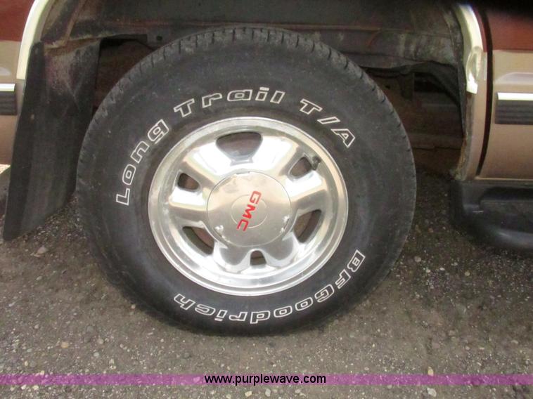 image for item H4638 1998 GMC Yukon SLE SUV