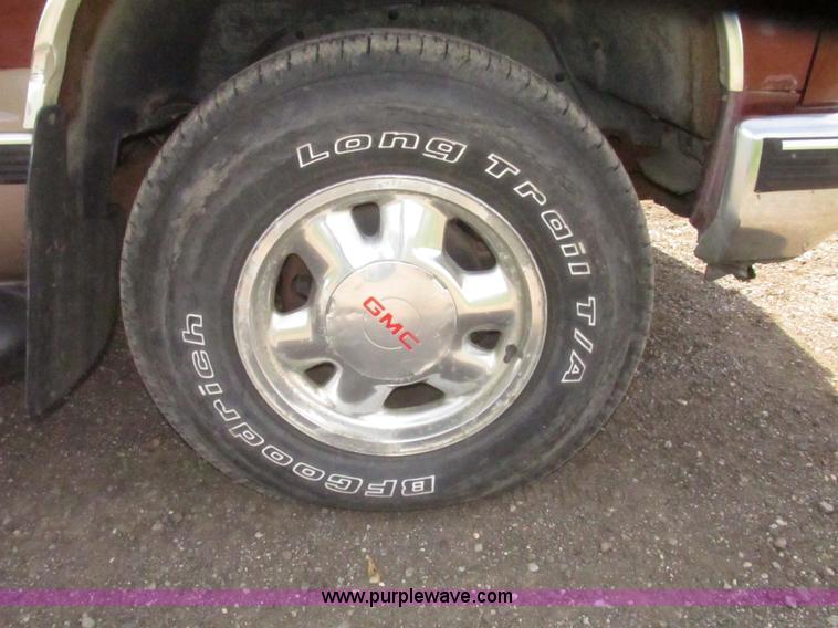 image for item H4638 1998 GMC Yukon SLE SUV