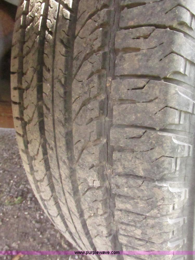 image for item H4638 1998 GMC Yukon SLE SUV