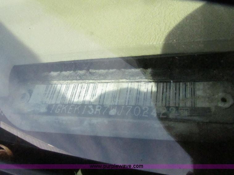 image for item H4638 1998 GMC Yukon SLE SUV