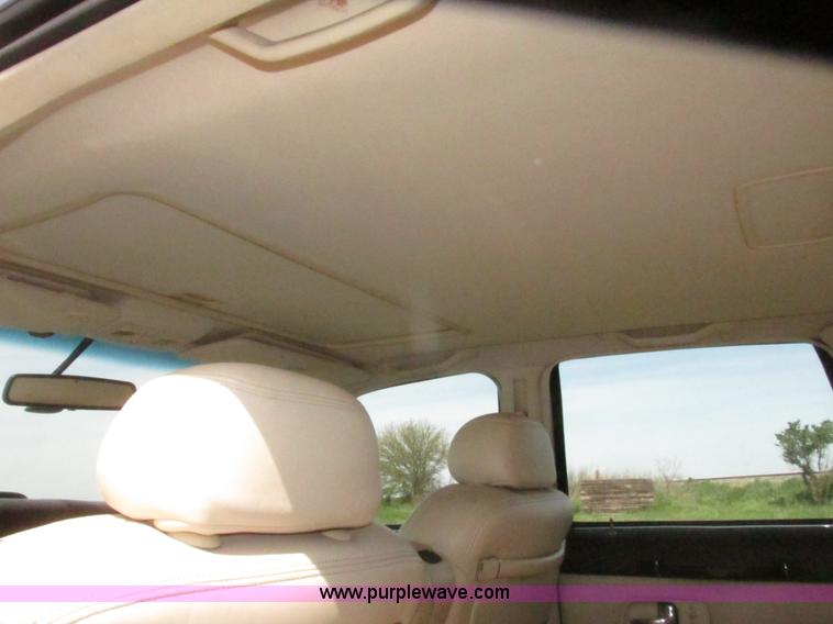 image for item H4639 1995 Lincoln Town Car Cartier