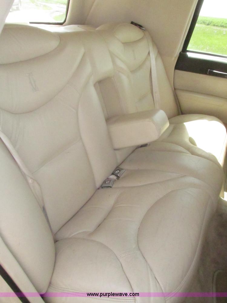 image for item H4639 1995 Lincoln Town Car Cartier