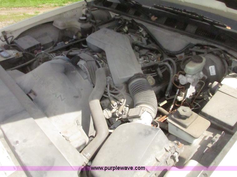 image for item H4639 1995 Lincoln Town Car Cartier