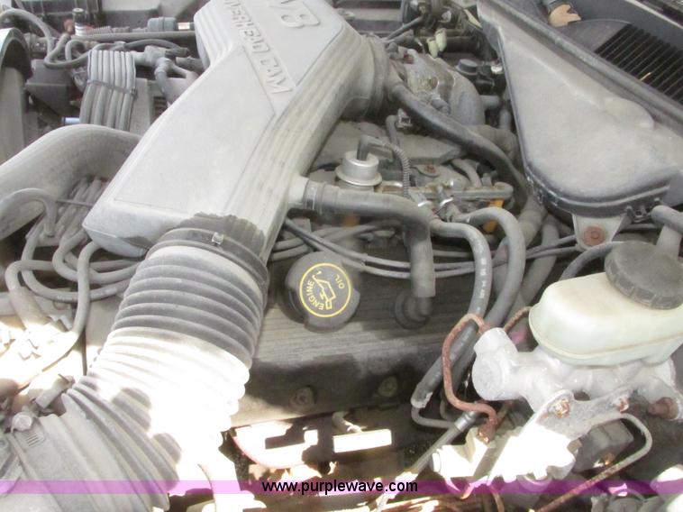 image for item H4639 1995 Lincoln Town Car Cartier