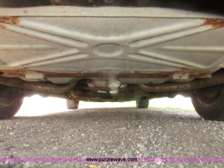 image for item H4639 1995 Lincoln Town Car Cartier