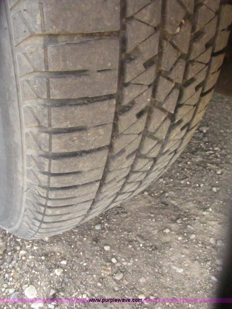 image for item H4639 1995 Lincoln Town Car Cartier