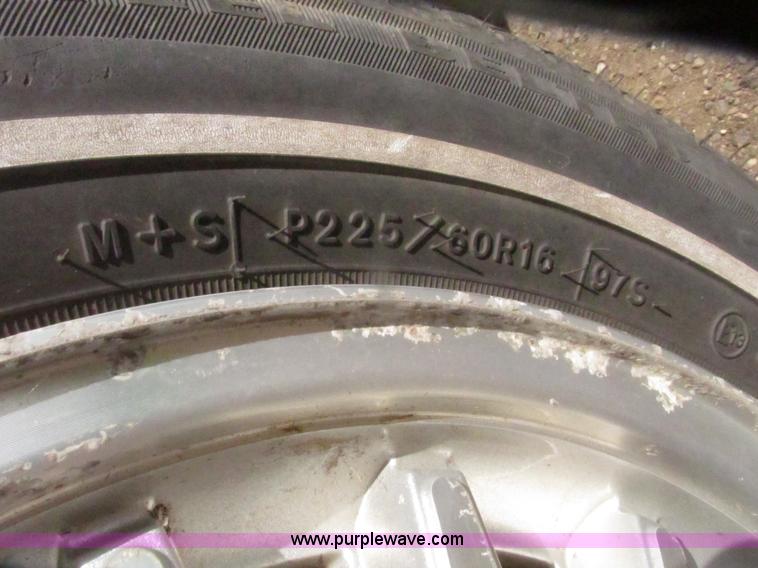 image for item H4639 1995 Lincoln Town Car Cartier