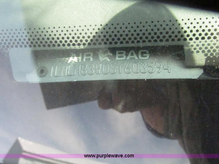 image for item H4639 1995 Lincoln Town Car Cartier