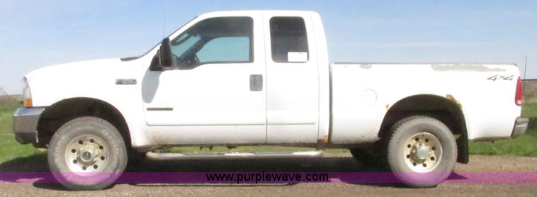 image for item H4640 2003 Ford F250 Super Duty XLT SuperCab pickup truck