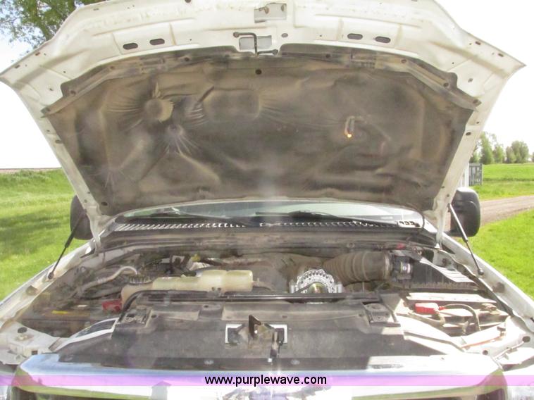 image for item H4640 2003 Ford F250 Super Duty XLT SuperCab pickup truck