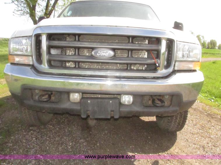 image for item H4640 2003 Ford F250 Super Duty XLT SuperCab pickup truck