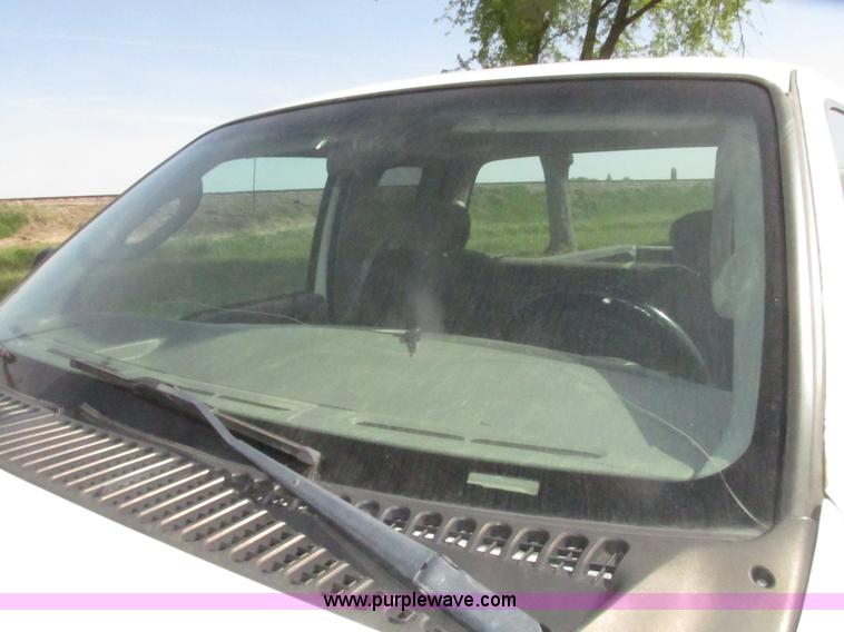 image for item H4640 2003 Ford F250 Super Duty XLT SuperCab pickup truck