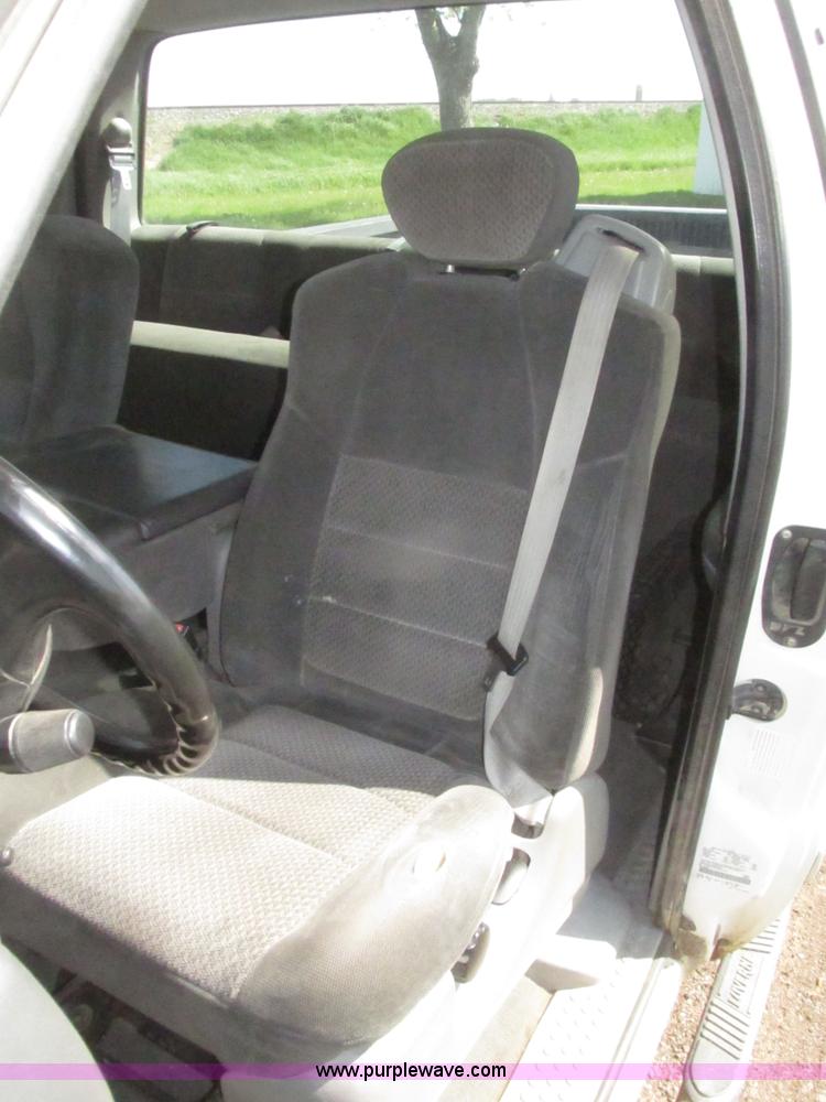 image for item H4640 2003 Ford F250 Super Duty XLT SuperCab pickup truck