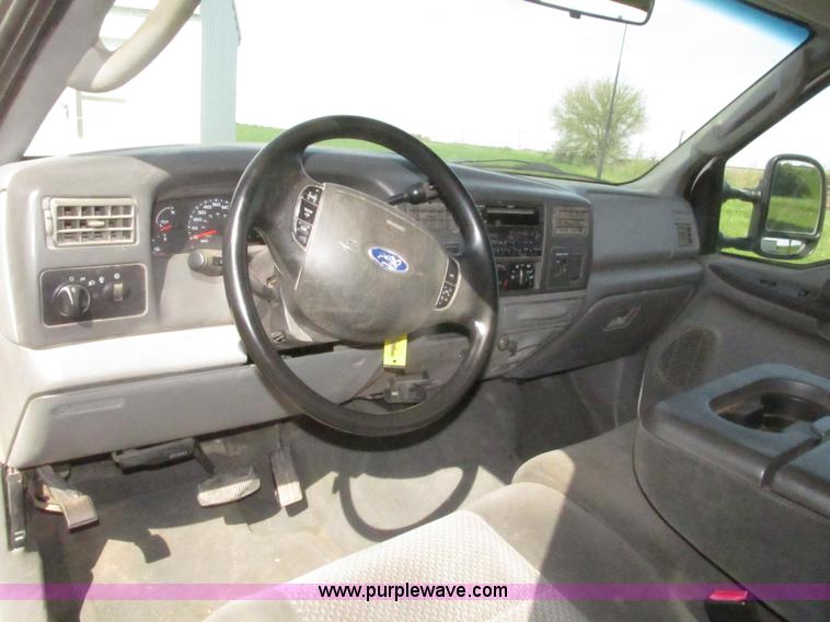 image for item H4640 2003 Ford F250 Super Duty XLT SuperCab pickup truck