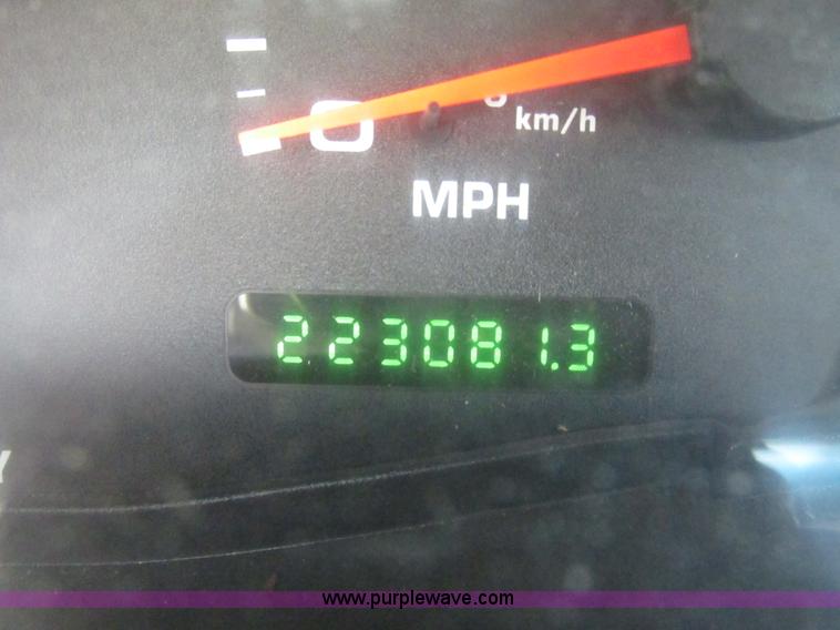 image for item H4640 2003 Ford F250 Super Duty XLT SuperCab pickup truck