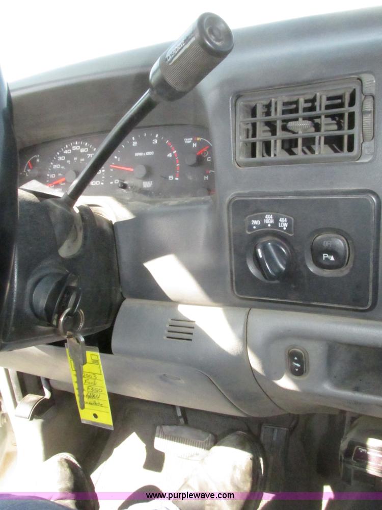 image for item H4640 2003 Ford F250 Super Duty XLT SuperCab pickup truck