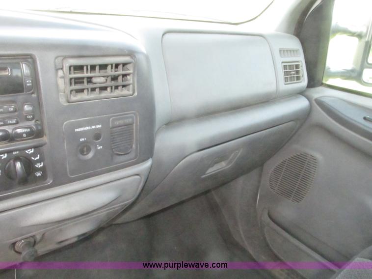 image for item H4640 2003 Ford F250 Super Duty XLT SuperCab pickup truck