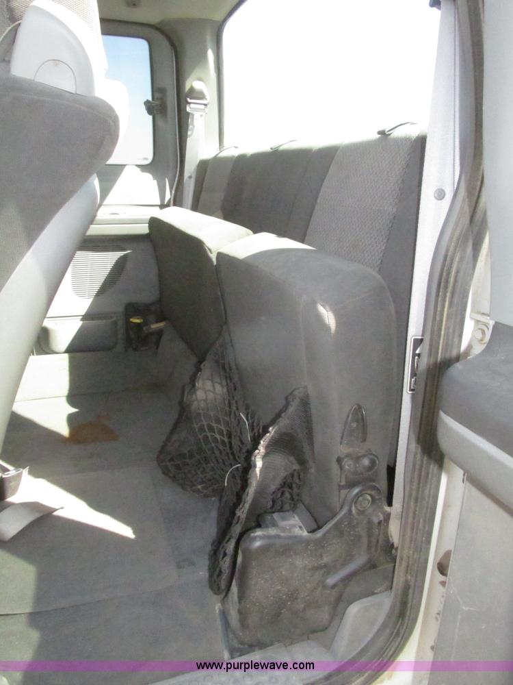 image for item H4640 2003 Ford F250 Super Duty XLT SuperCab pickup truck