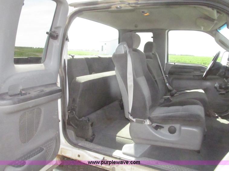 image for item H4640 2003 Ford F250 Super Duty XLT SuperCab pickup truck