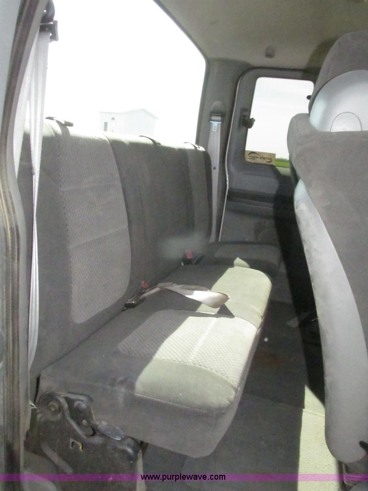 image for item H4640 2003 Ford F250 Super Duty XLT SuperCab pickup truck