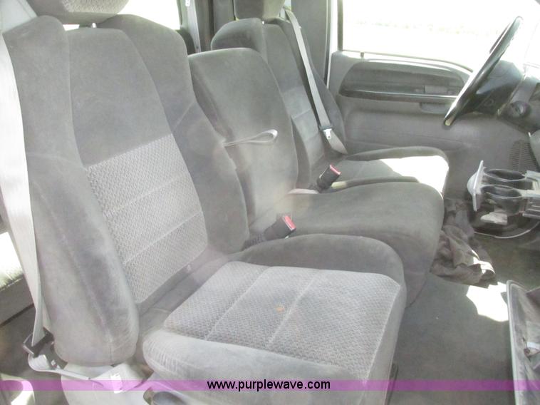 image for item H4640 2003 Ford F250 Super Duty XLT SuperCab pickup truck