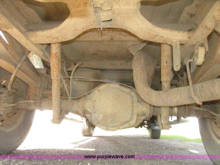 image for item H4640 2003 Ford F250 Super Duty XLT SuperCab pickup truck