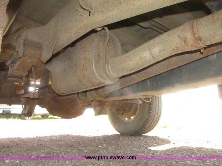 image for item H4640 2003 Ford F250 Super Duty XLT SuperCab pickup truck