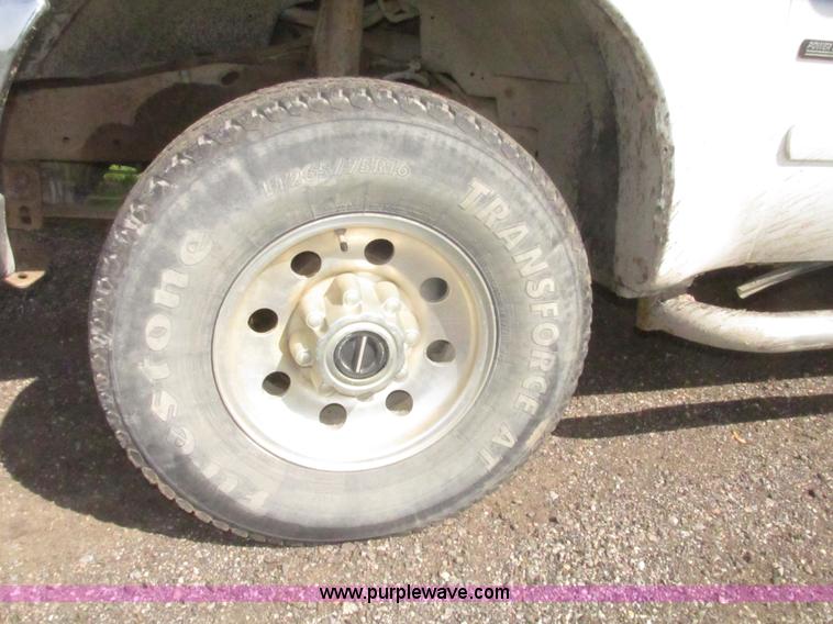 image for item H4640 2003 Ford F250 Super Duty XLT SuperCab pickup truck