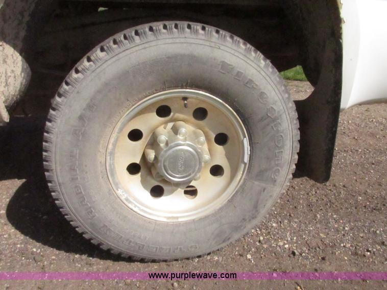 image for item H4640 2003 Ford F250 Super Duty XLT SuperCab pickup truck