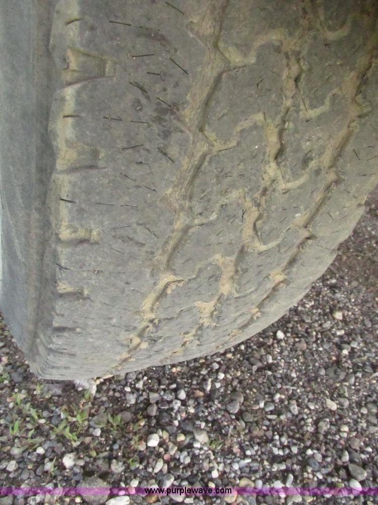 image for item H4640 2003 Ford F250 Super Duty XLT SuperCab pickup truck