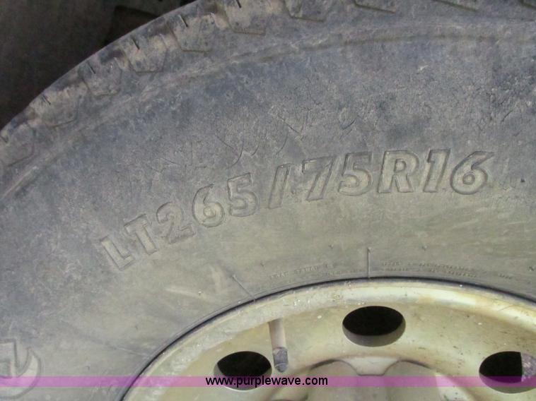 image for item H4640 2003 Ford F250 Super Duty XLT SuperCab pickup truck