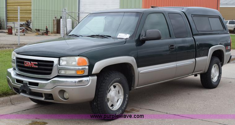 image for item H5073 2003 GMC Sierra 1500 Ext. Cab pickup truck