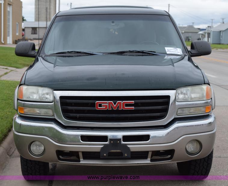 image for item H5073 2003 GMC Sierra 1500 Ext. Cab pickup truck