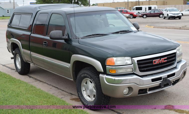 image for item H5073 2003 GMC Sierra 1500 Ext. Cab pickup truck