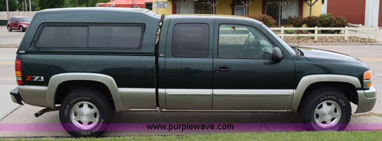 image for item H5073 2003 GMC Sierra 1500 Ext. Cab pickup truck