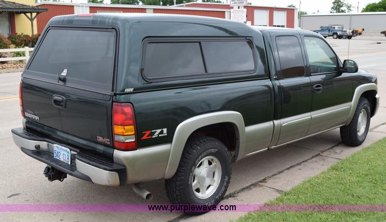 image for item H5073 2003 GMC Sierra 1500 Ext. Cab pickup truck
