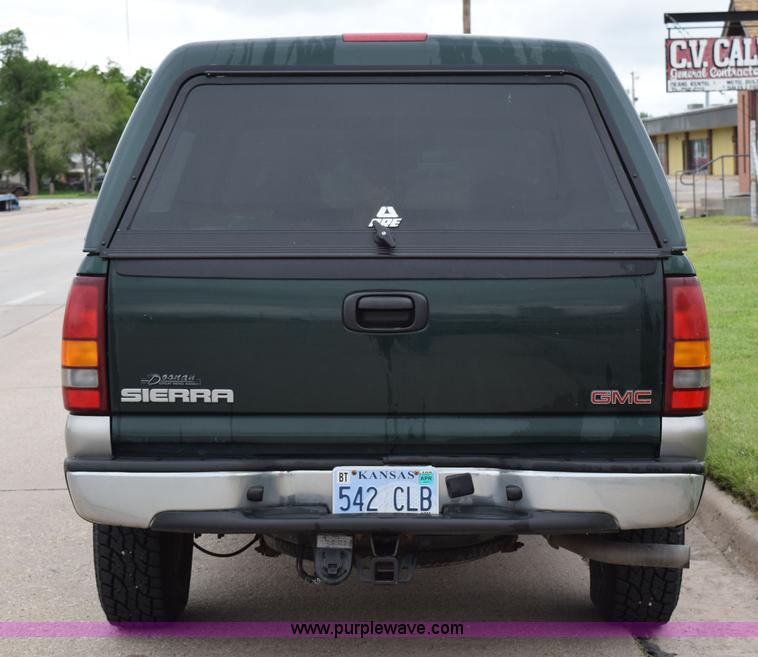 image for item H5073 2003 GMC Sierra 1500 Ext. Cab pickup truck