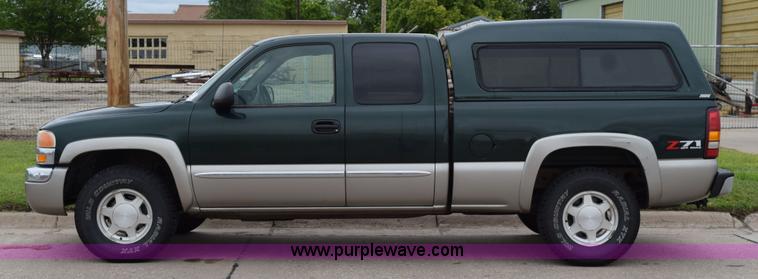 image for item H5073 2003 GMC Sierra 1500 Ext. Cab pickup truck