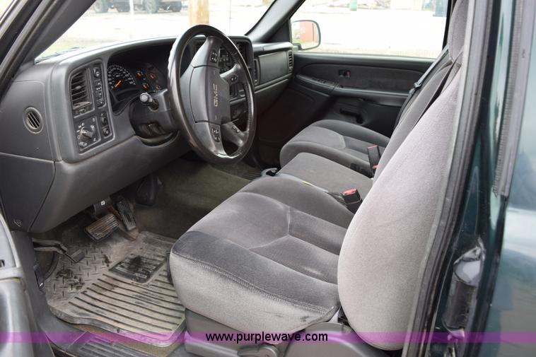 image for item H5073 2003 GMC Sierra 1500 Ext. Cab pickup truck